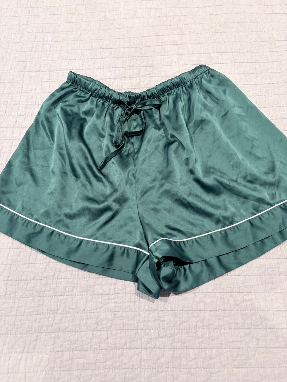 Source Unknown Emerald Green Satin Sleep Shorts with White Piping